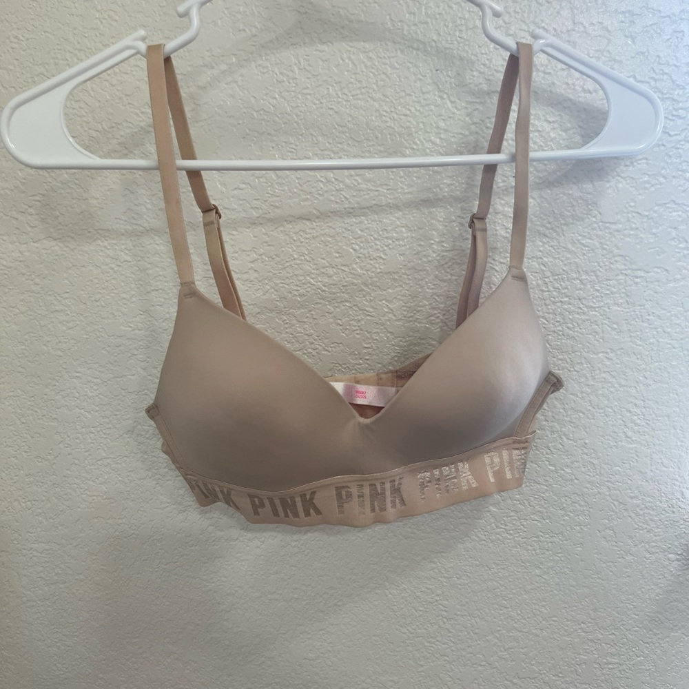 PINK Women’s No wire bra